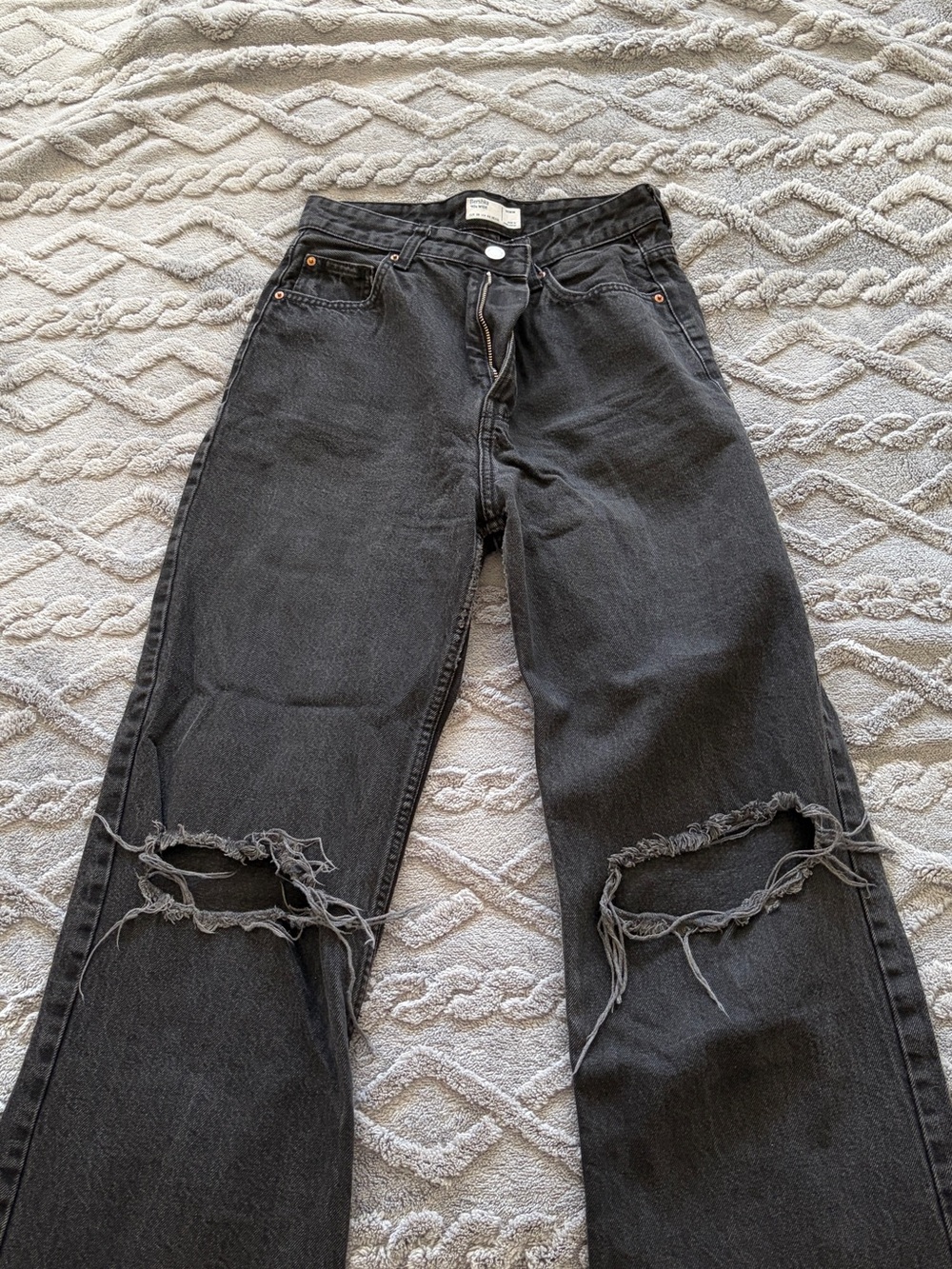 Bershka ’90s Wide Distressed Black Jeans